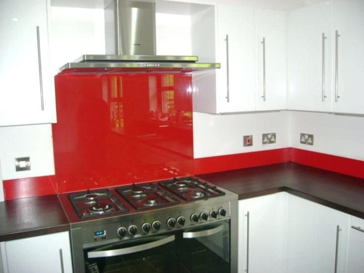 red kitchen backsplash