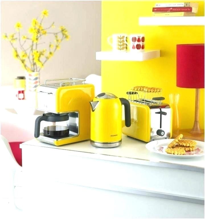  enough of people cause got made yellowish equally their signature color due to its graphic symbol associati Make Your Kitchen Energetic as well as Free Spirited amongst Yellow Appliances