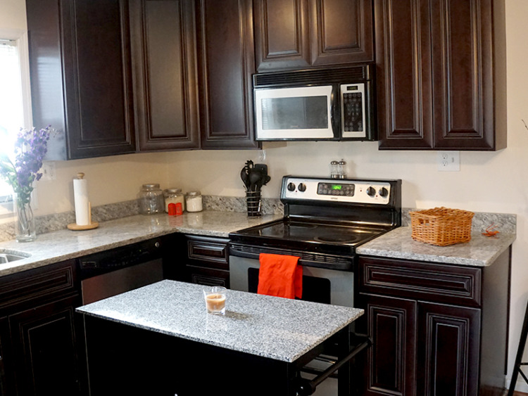 What Color do Countertops Go with Dark Cabinets