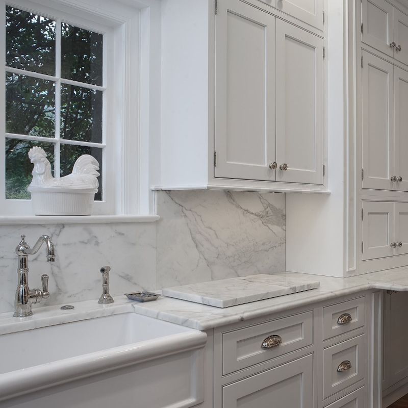 Does a Backsplash Always Need to Match the Countertop