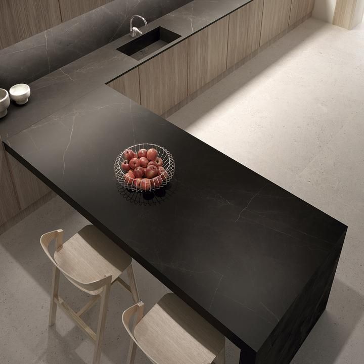 Simple and Luxurious Countertop Slab